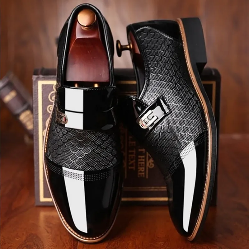 Men  Leather Embossing Classic Fashion Luxury shoes.