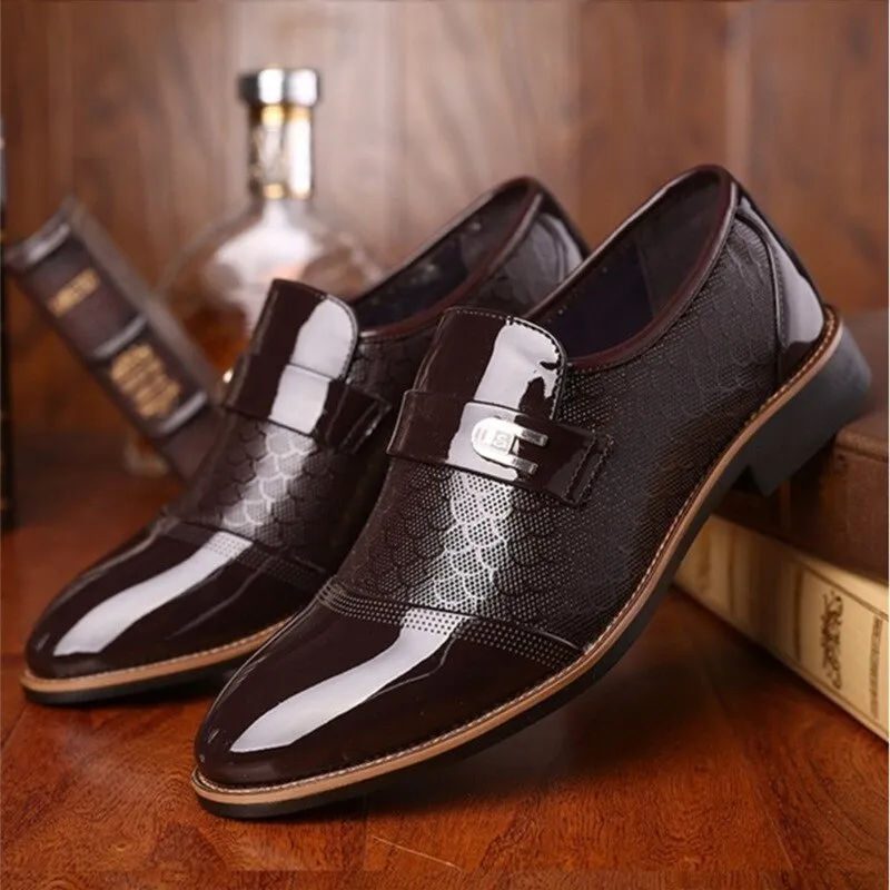Men  Leather Embossing Classic Fashion Luxury shoes.