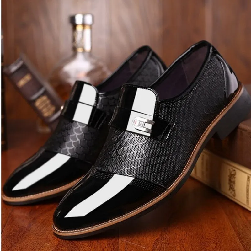 Men  Leather Embossing Classic Fashion Luxury shoes.
